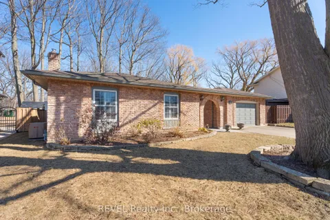 24 Butler Crescent, St. Catharines, ON L2H 7B3