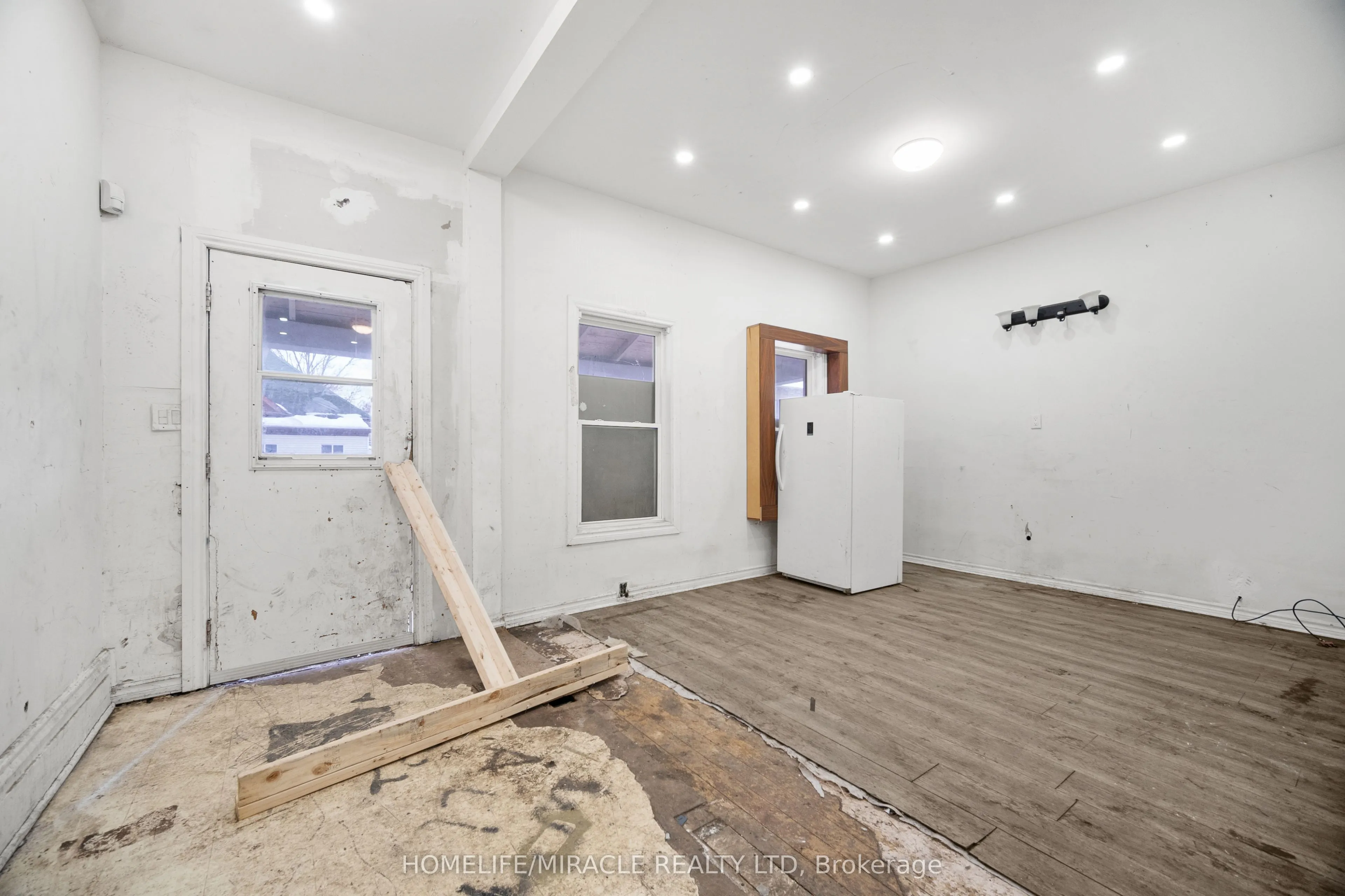 148 Adelaide Street, London, ON N6B 3G8
