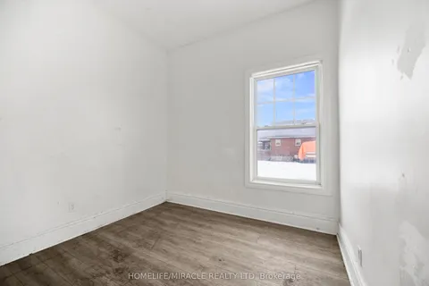 148 Adelaide Street, London, ON N6B 3G8