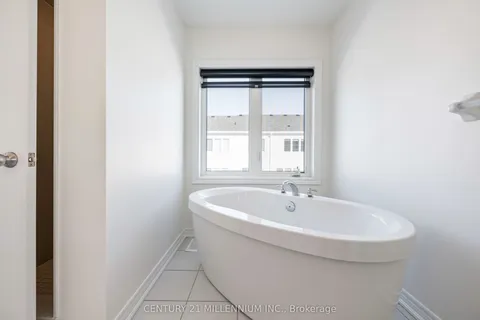 727 Potawatomi Crescent, ON L2A 4R5