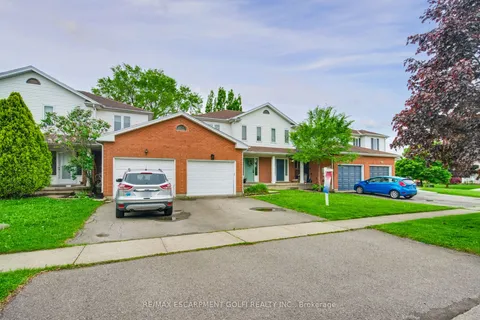 13 Devine Crescent, Thorold, ON L2V 5A6