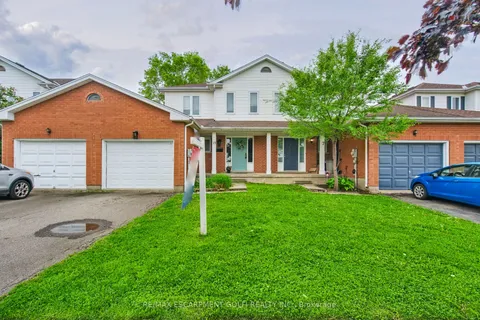 13 Devine Crescent, Thorold, ON L2V 5A6