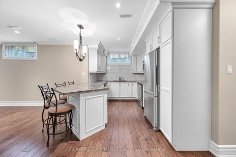 15 Silver Maple Drive, Hamilton, ON L9G 0A1