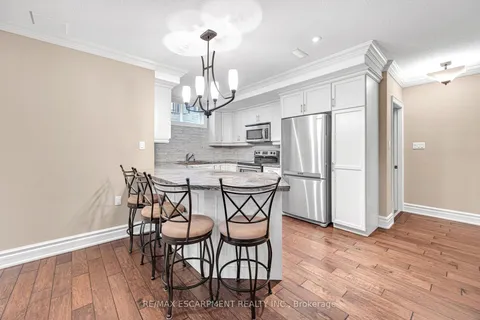 15 Silver Maple Drive, Hamilton, ON L9G 0A1