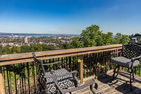 63 Mountain Park Avenue, Hamilton, ON L9A 1A1