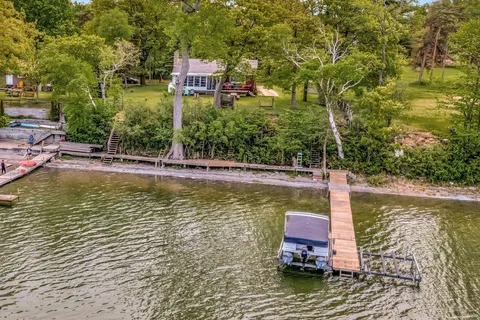 40 Mayne Lane, Prince Edward County, ON K0K 2T0