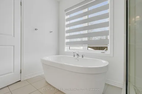 22 Dyer Crescent, ON P1L 0N4