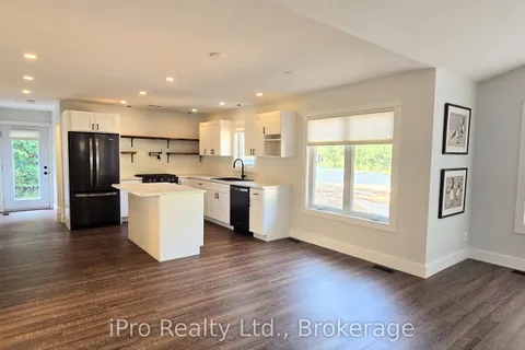 13 Florence Street, Huntsville, ON P1H 1T2