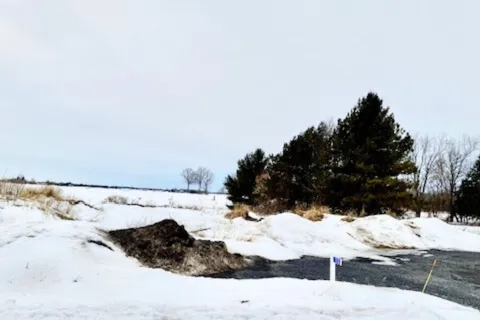 1732 Saint Edouard Road, Russell, ON K0A 1W0