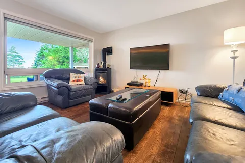 1208 SUNSET Drive, South Bruce Peninsula, ON N0H 2T0