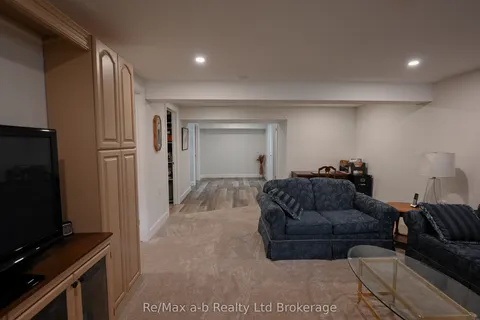 11 Mcdonald Court, Tillsonburg, ON N4G 5L8