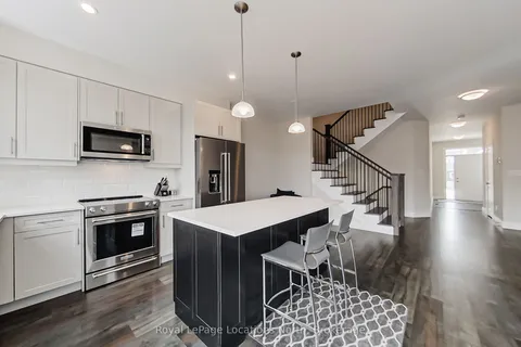 139 White Oak Crescent, Blue Mountains, ON L9Y 5T5