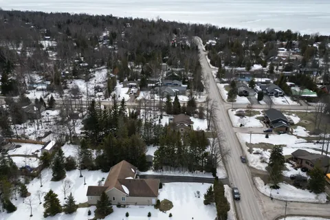 282 Huron Road, Huron-Kinloss, ON N2Z 2X3