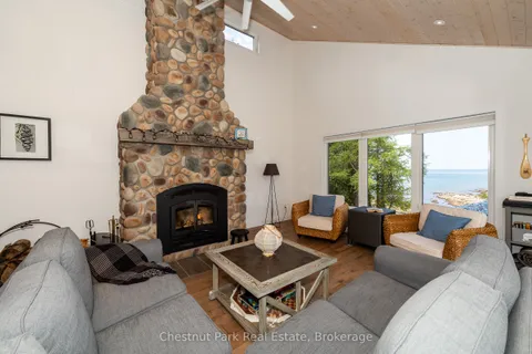 422 DORCAS BAY Road, ON N0H 2R0