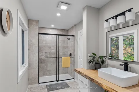 127 Paradise Road, South Algonquin, ON K0J 2M0