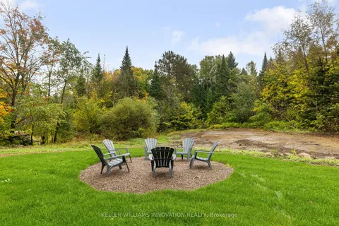 127 Paradise Road, South Algonquin, ON K0J 2M0
