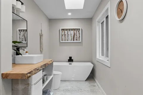 127 Paradise Road, South Algonquin, ON K0J 2M0