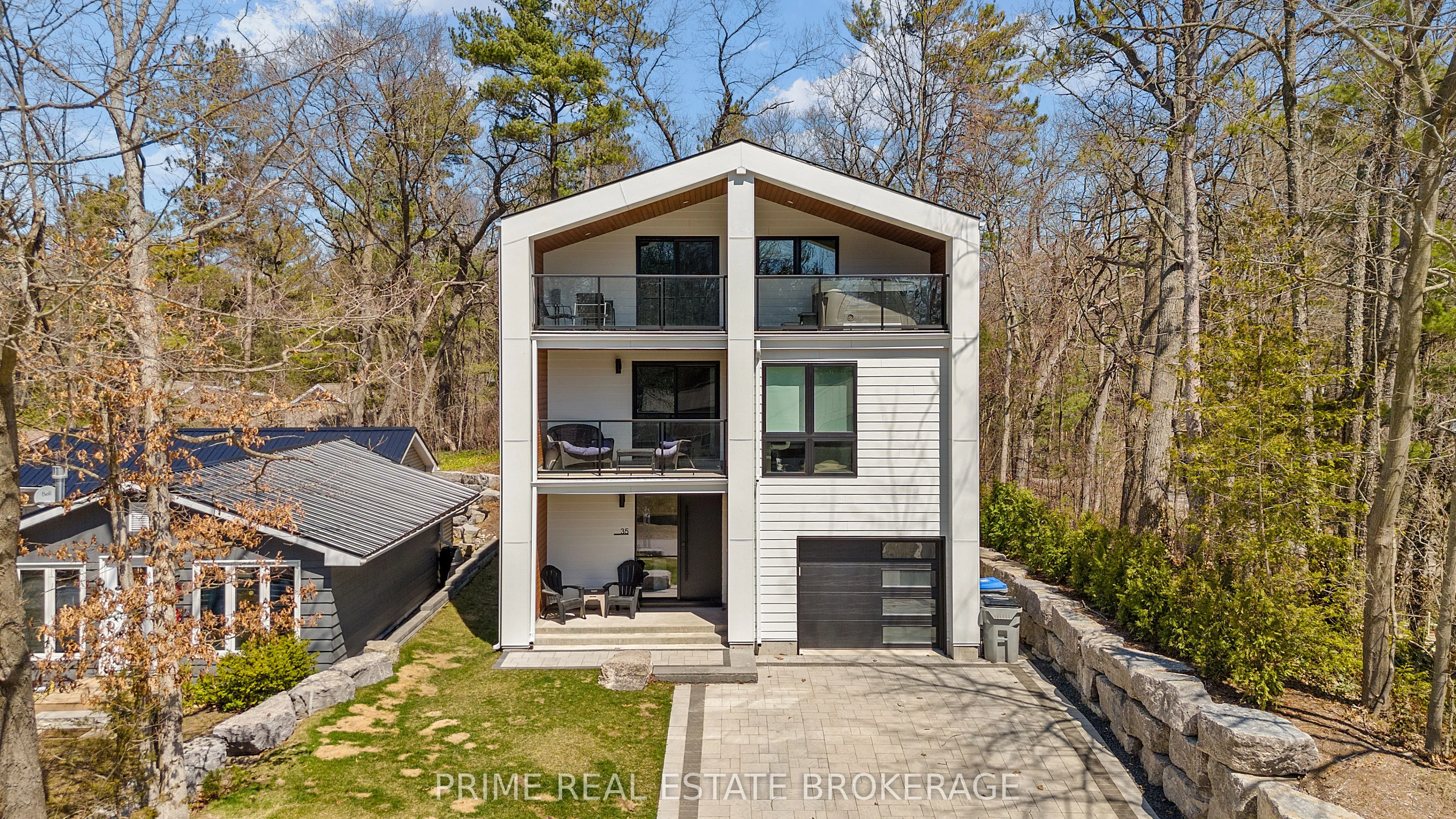 35 Walker Street, Lambton Shores, ON N0M 1T0