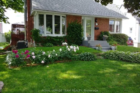 1357 Thames Street, ON K1Z 7N3