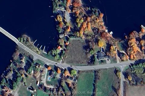 15 Rideau Ferry Road, ON K0G 1L0
