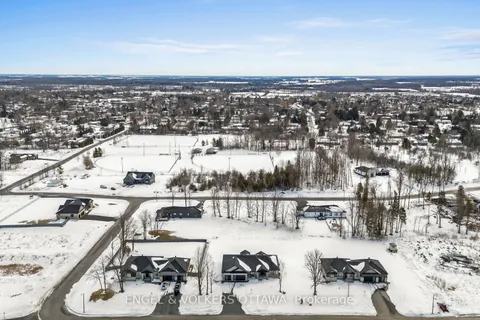 425 Ginger Crescent, Greely - Metcalfe - Osgoode - Vernon and Area, ON K0A 2P0