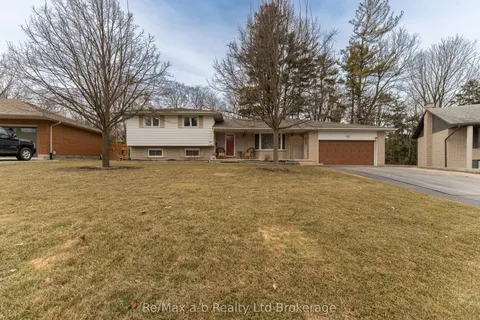 4 Burdock Court, Tillsonburg, ON N4G 2P8