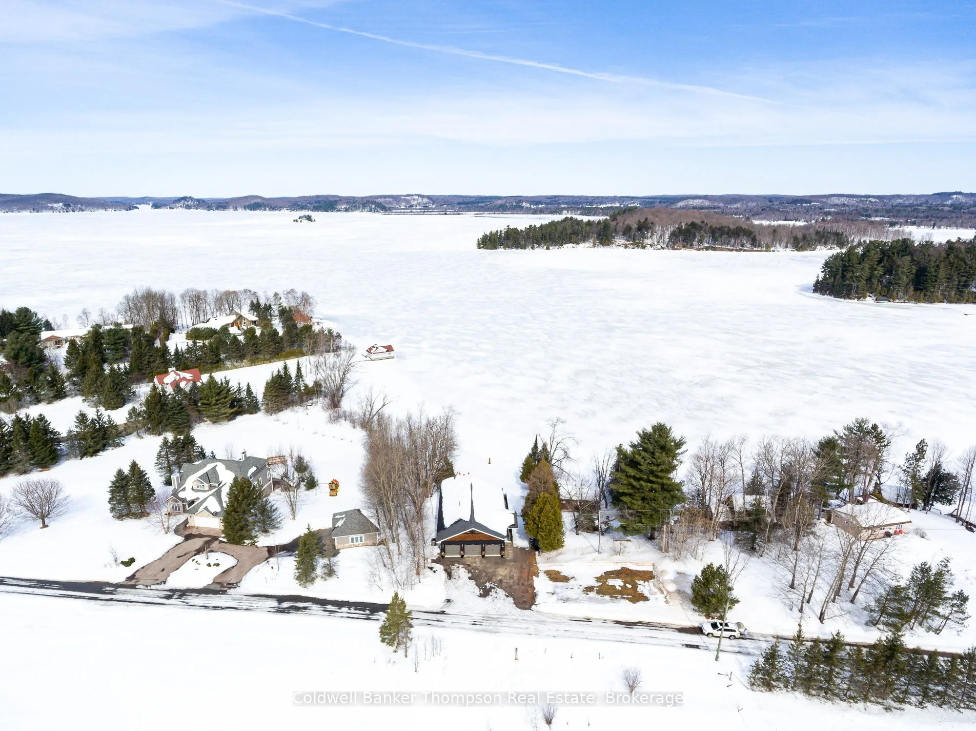 150 Lighthouse Point Road, Huntsville, ON P1H 1Y7