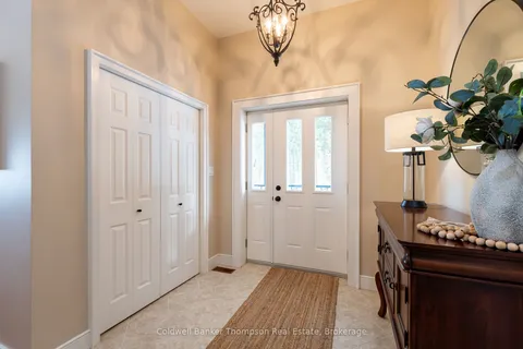 150 Lighthouse Point Road, Huntsville, ON P1H 1Y7