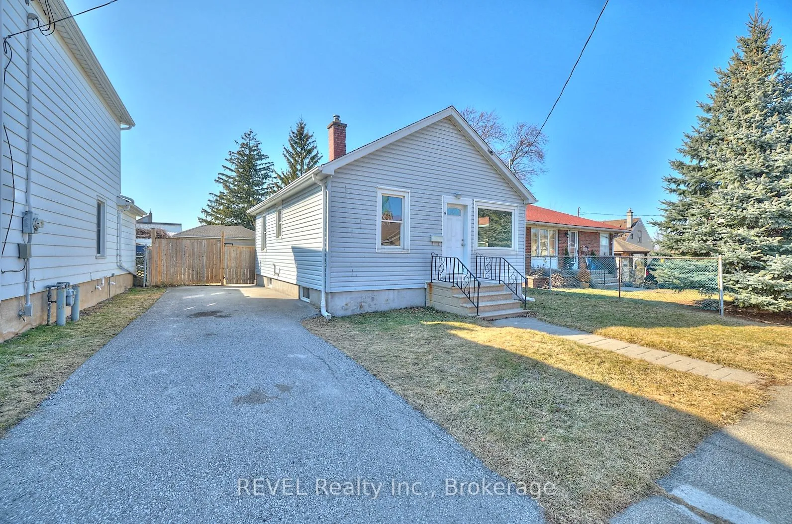 9 Colborne Street, ON L2V 3P6