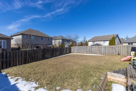 7 Honey Locust Circle, ON L2V 5E3