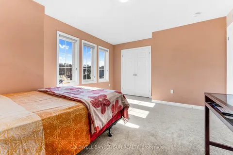 24 Sutherland Crescent, ON N5C 0E3