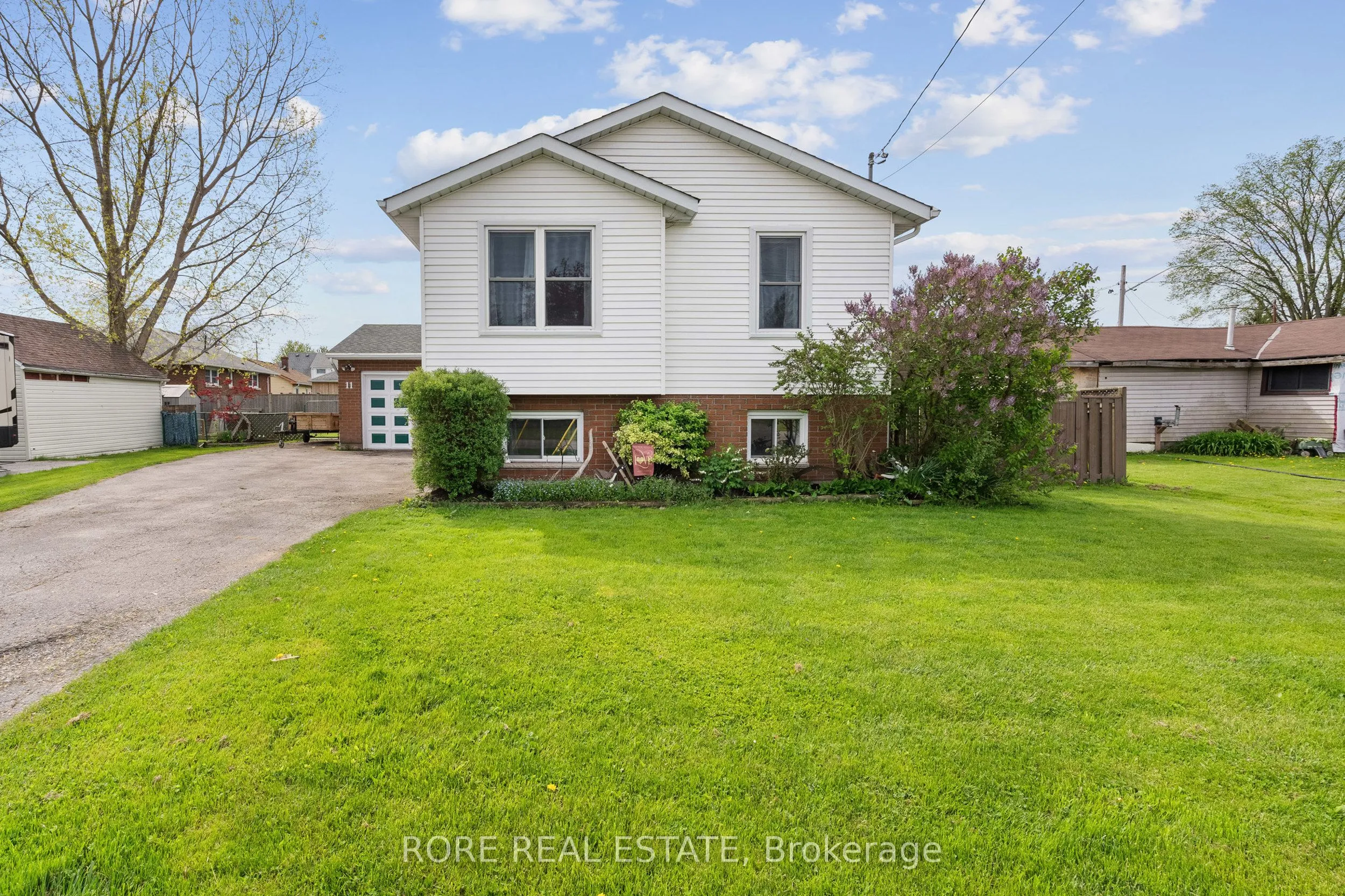 11 QUEENSTON Boulevard, Fort Erie, ON L2A 1K2