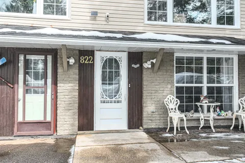 822 Pinedale Road, Gravenhurst, ON P1P 1L3