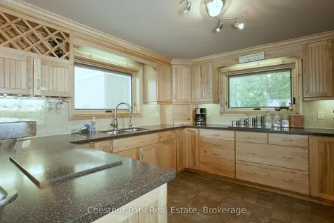 584 WARNER BAY Road, Northern Bruce Peninsula, ON N0H 2R0