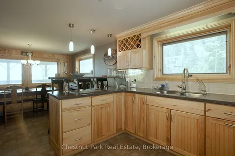 584 WARNER BAY Road, Northern Bruce Peninsula, ON N0H 2R0