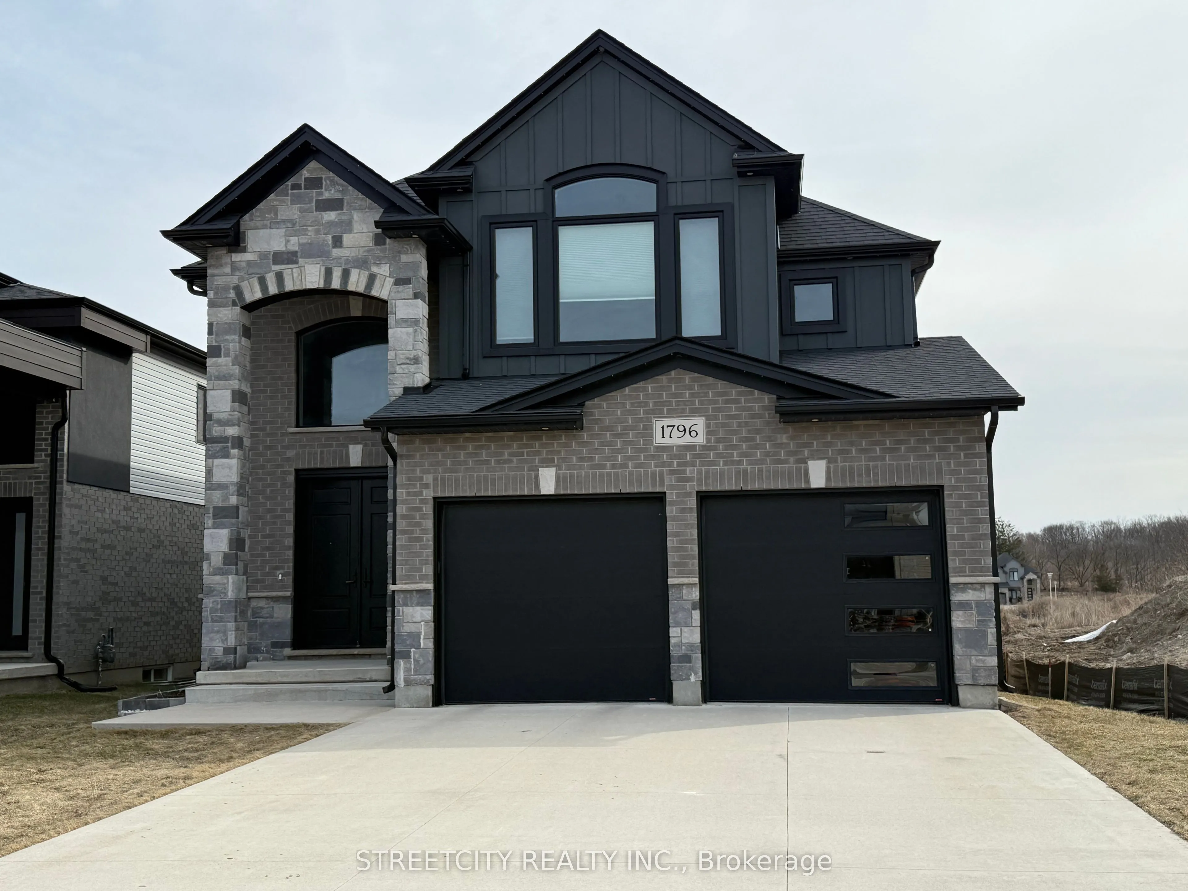 1796 Brayford Avenue, ON N6K 0H4