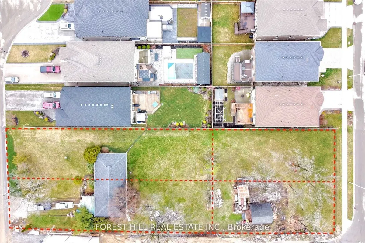 237 Springbrook Avenue, Hamilton, ON L9G 3K9