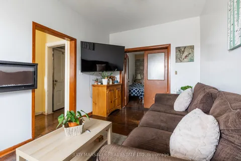 402 Dundurn Street, Hamilton, ON L8P 4L7