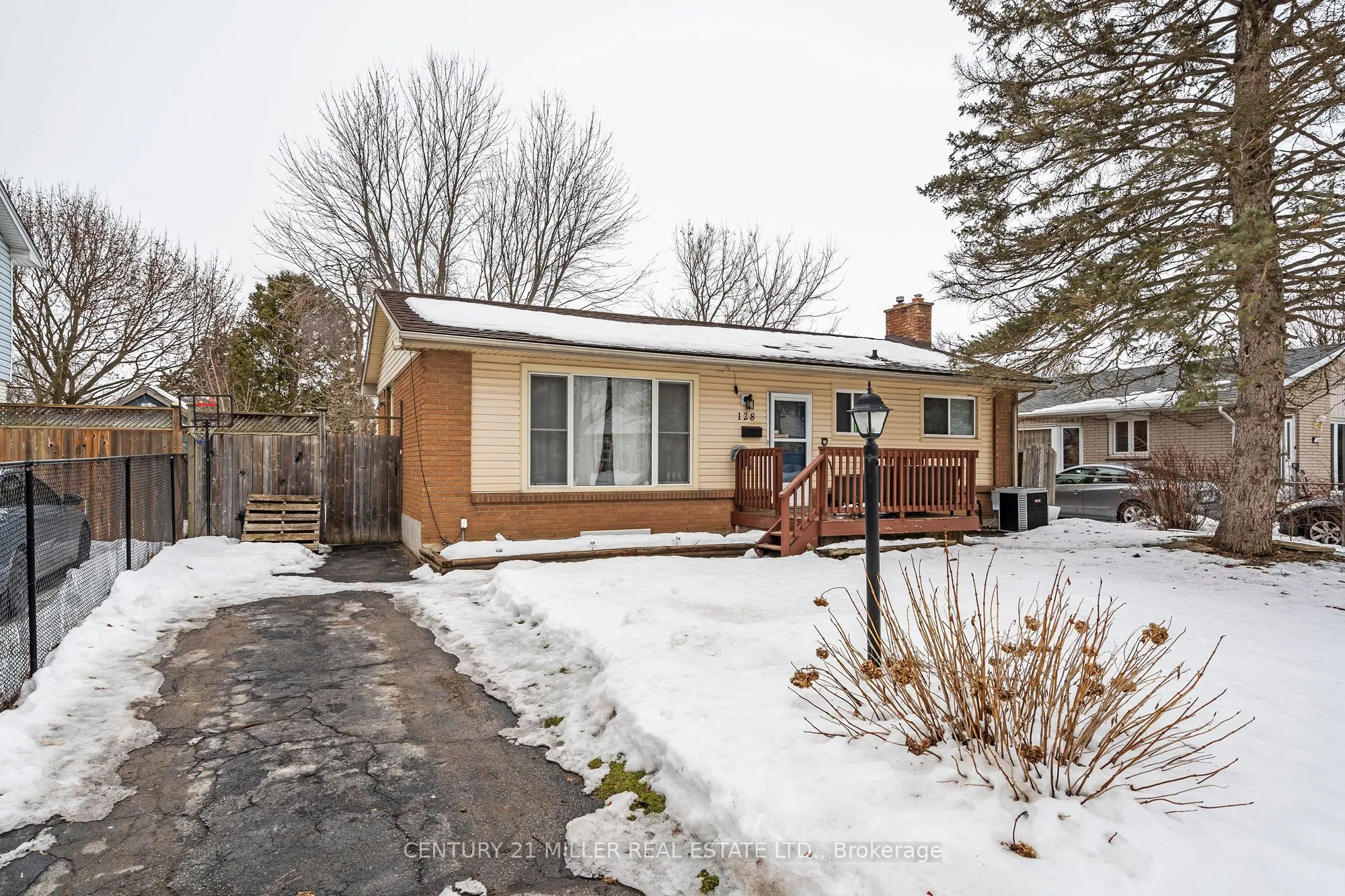 128 Toulon Crescent, London East, ON N5V 1J5