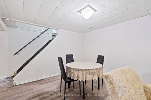 128 Toulon Crescent, London East, ON N5V 1J5
