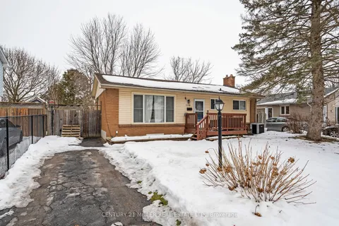 128 Toulon Crescent, London East, ON N5V 1J5