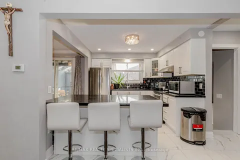 306 Kelson Avenue, Grimsby, ON L3M 4E8