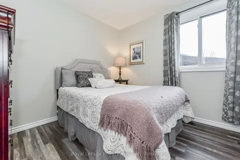 18 Islington Avenue, Guelph, ON N1E 6K7