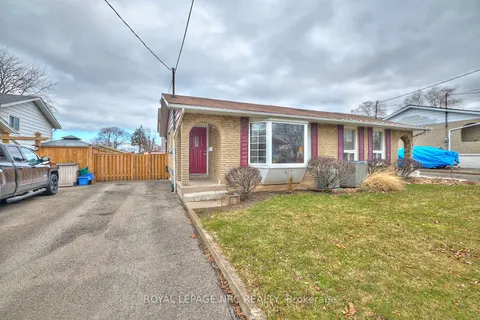 45 Green Maple Drive, St. Catharines, ON L2P 3P4