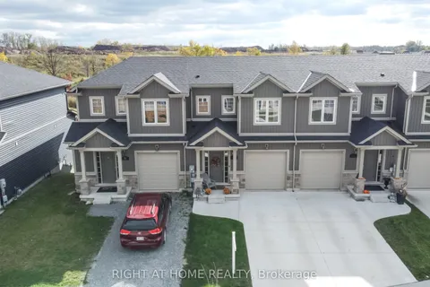 21 Lamb Crescent, Thorold, ON L3C 7M5