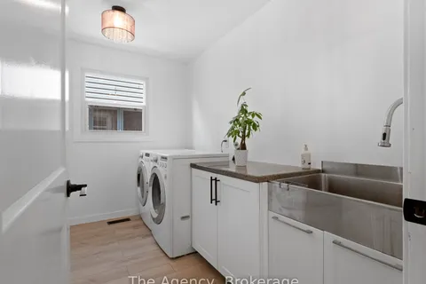24 Keefer Road, Thorold, ON L2V 4Y4