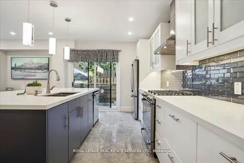 24 Peel Street, Hamilton, ON L9H 2Z9