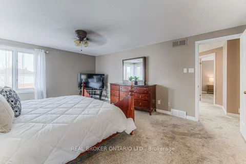 593 Guildwood Place, Waterloo, ON N2K 3M3