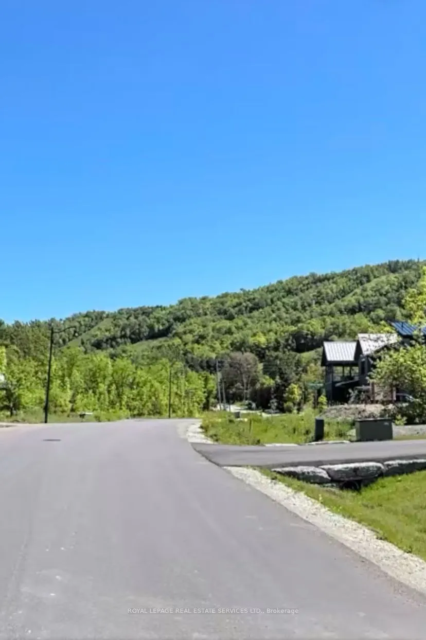 127 Arnot Crescent, Blue Mountains, ON L9Y 0Z8