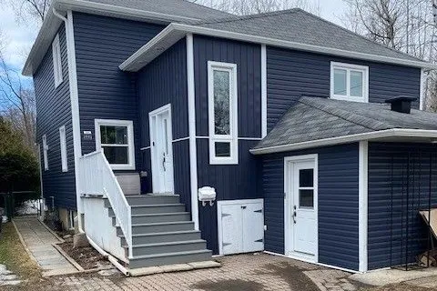 84 EASTPARK Drive, Blackburn Hamlet, ON K1B 4A4